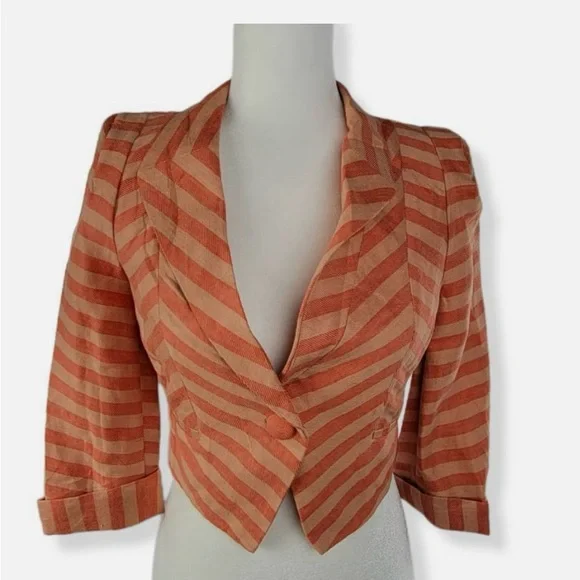 Cream and Tan Chevron Crop Blazer with Tailored Fit - Picture 7 of 7